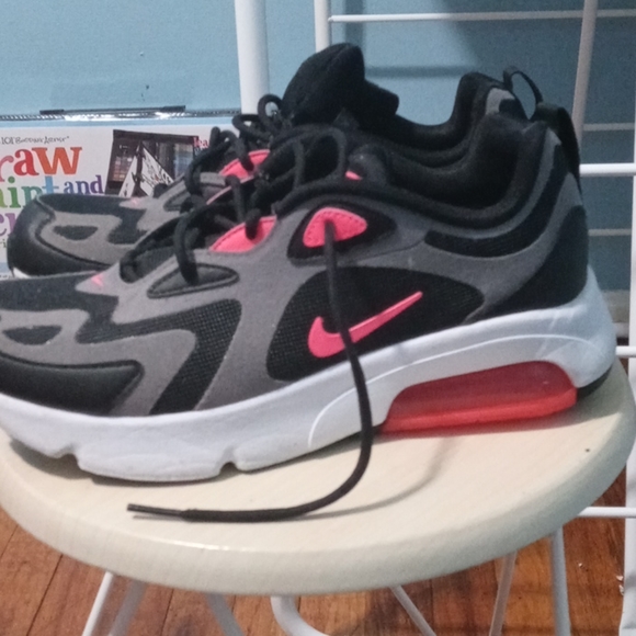 Shoes - Picture 2 of 4